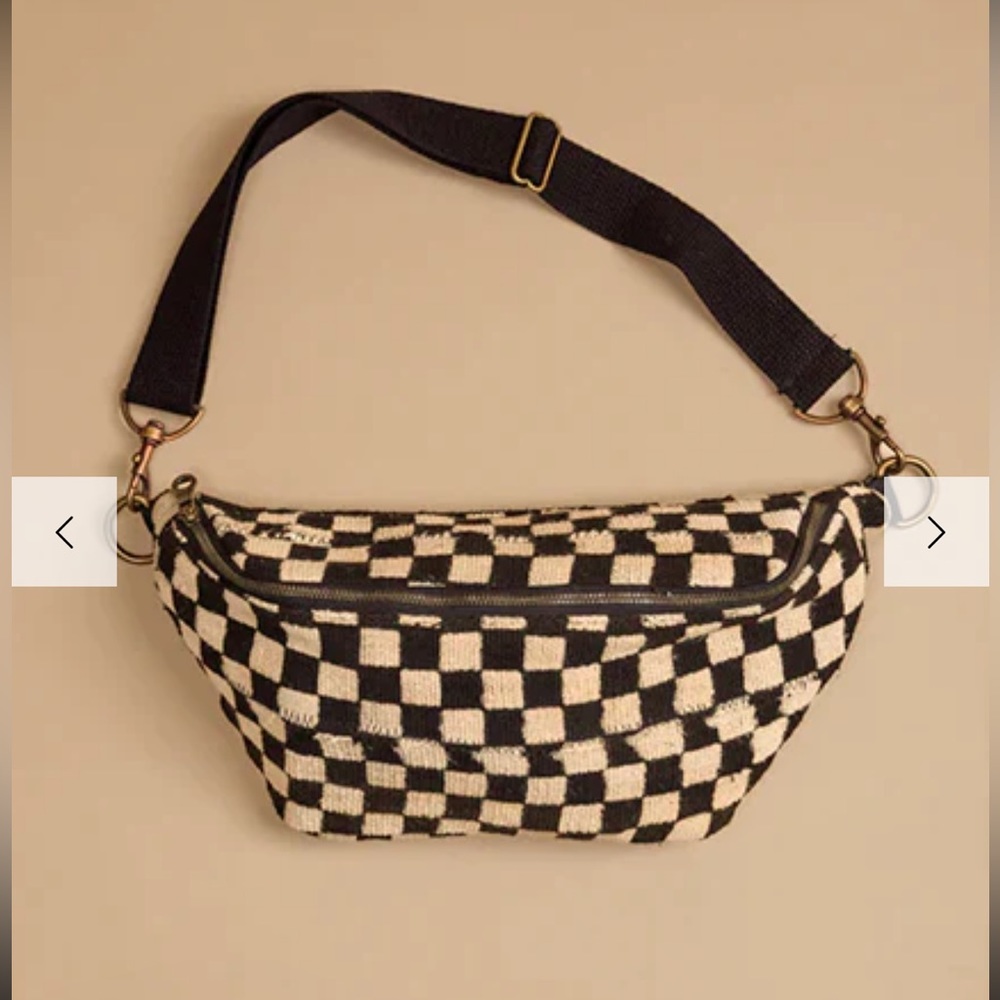 *IMPERFECT* vintage looking checkered sling bag